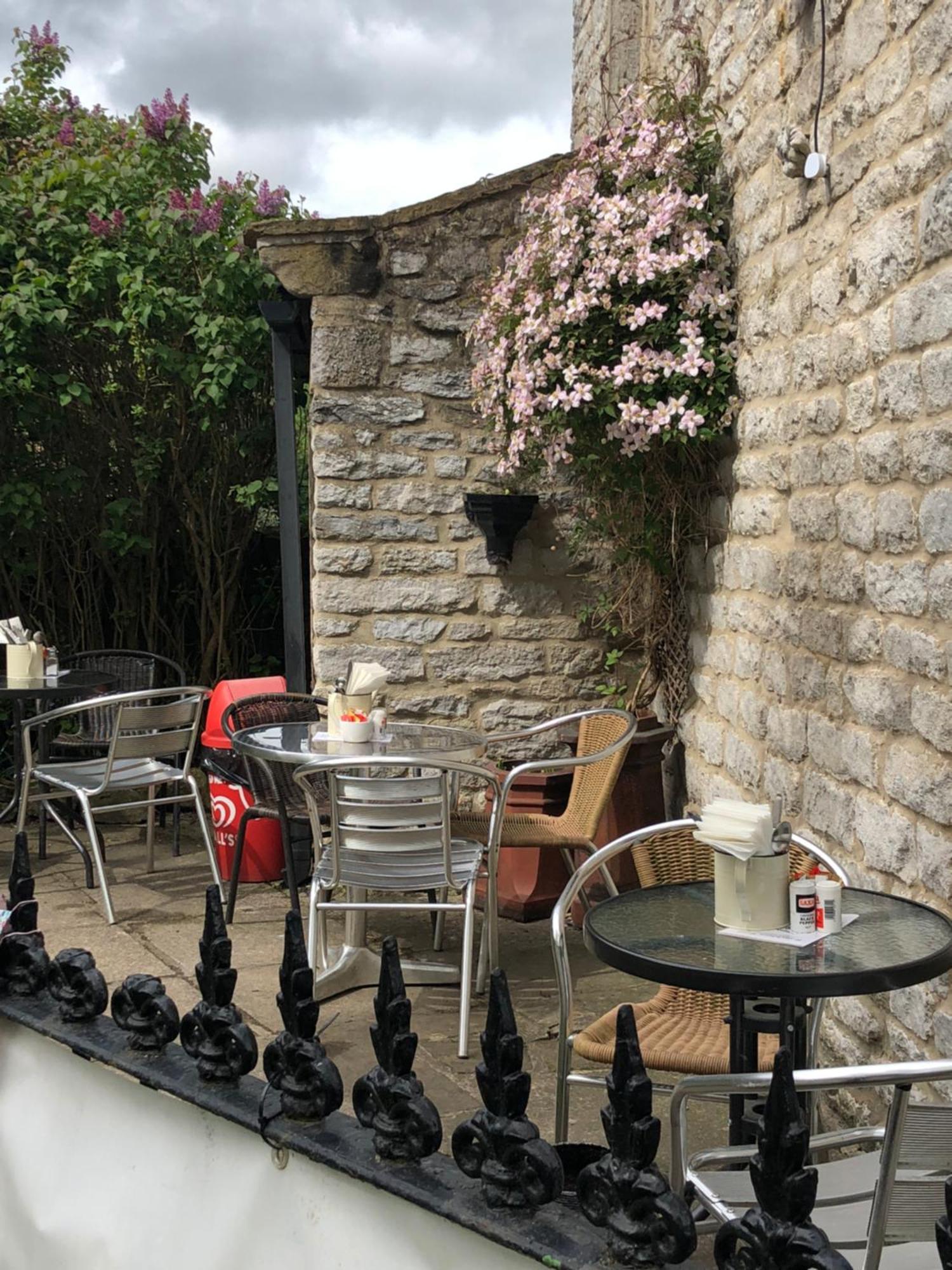 Ramblers Rest Bed & Breakfast Castleton  Bagian luar foto